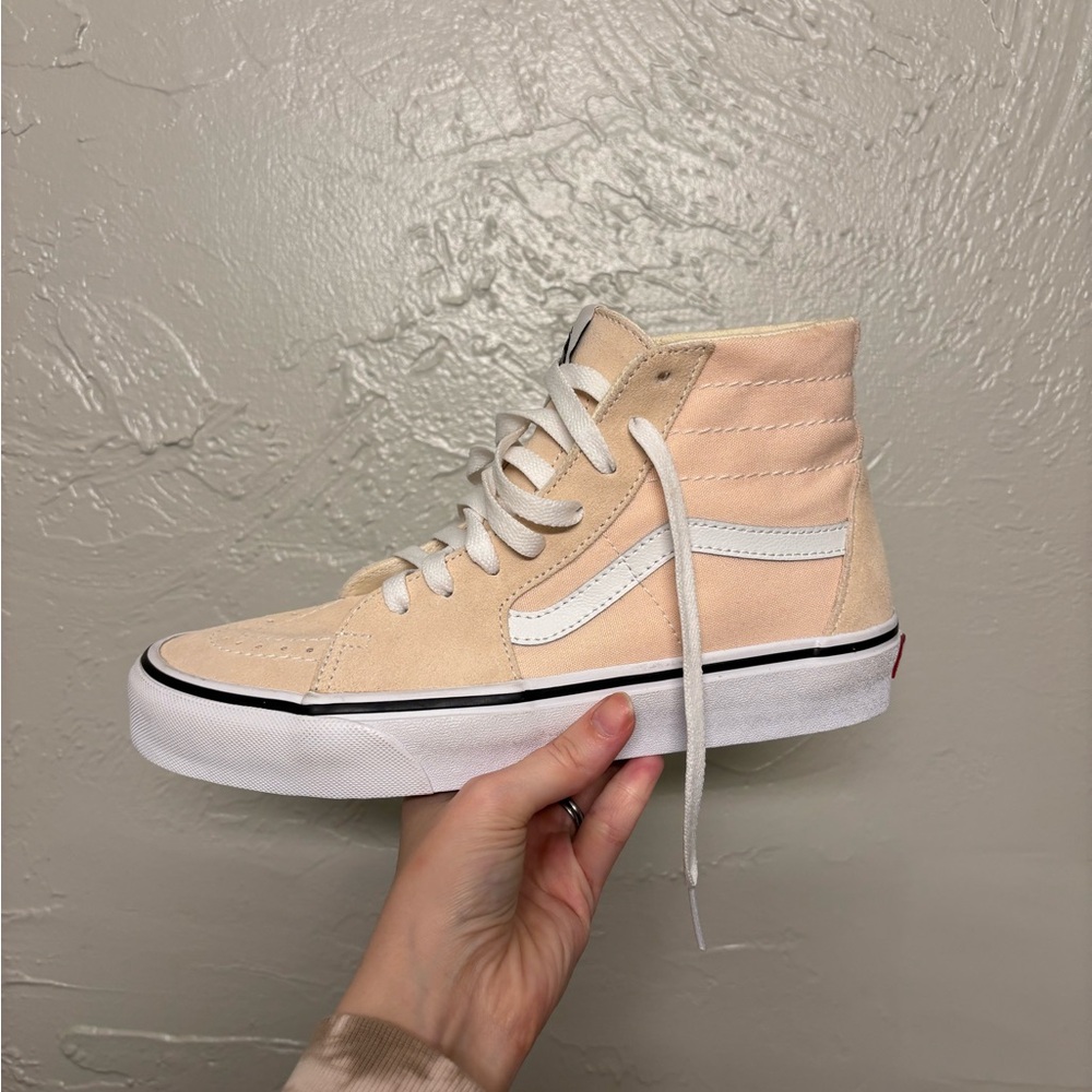 NEW VANS Sk8-HI Women’s 8.5 / Men’s 7
